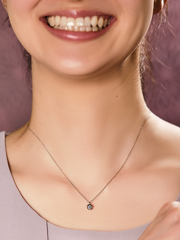 婚約ペンダント：白梅0.2ct