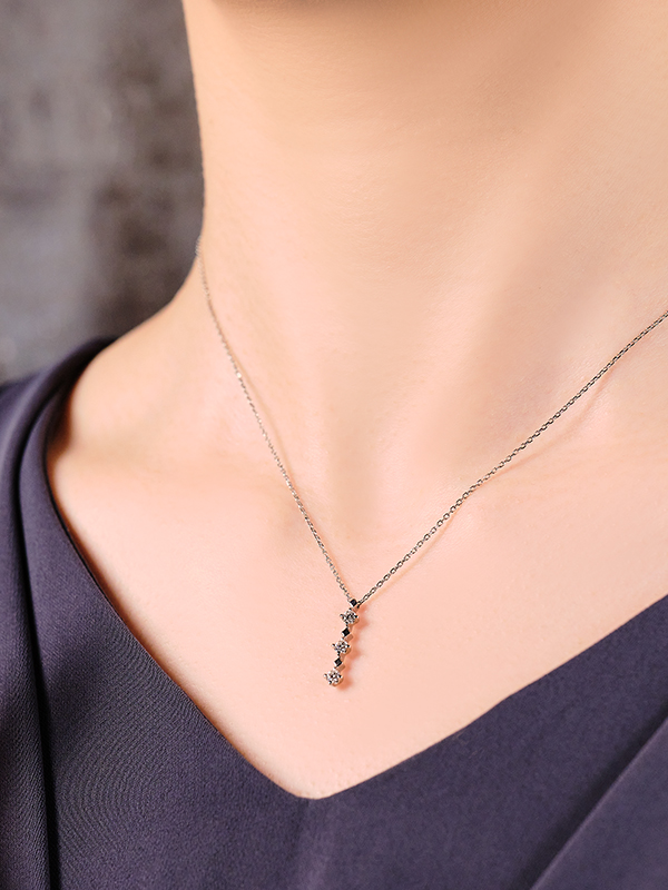 ペンダント：岩清水